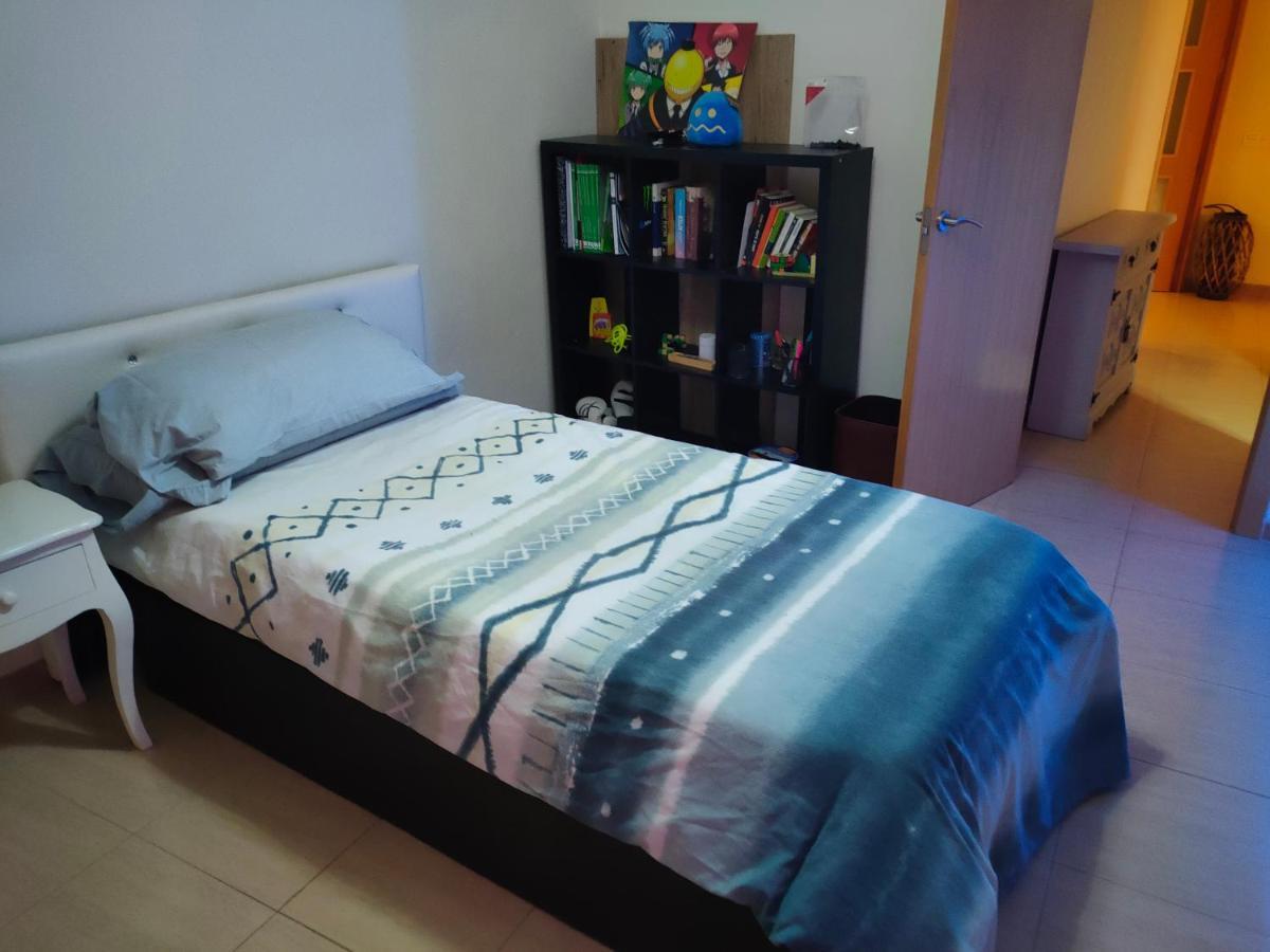 Habitacion Amplia Y Comoda Reus Bagian luar foto