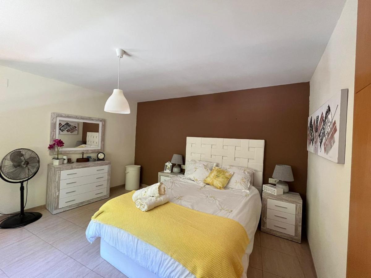 Habitacion Amplia Y Comoda Reus Bagian luar foto